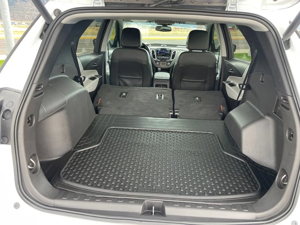 Used 2019 Summit White Chevrolet Premier image 9