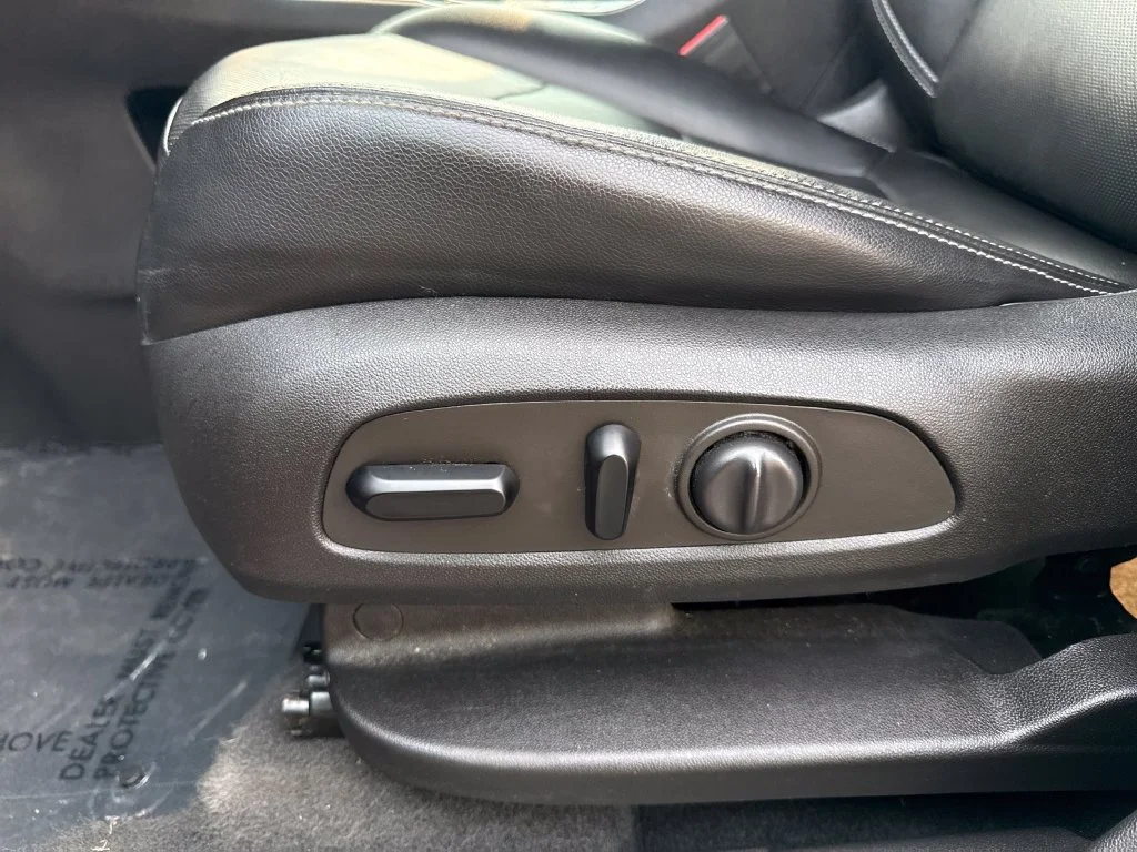 Used 2022 Red GMC SLT image 15
