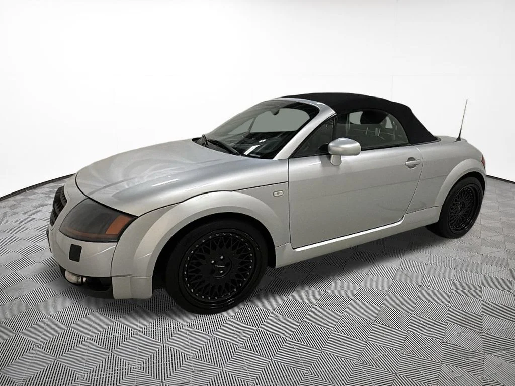 Used 2003 Audi TT Base with VIN TRUUT28N231020727 for sale in Eau Claire, WI