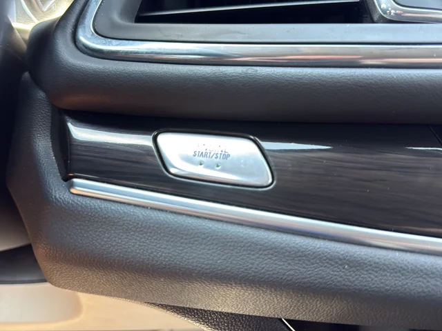 Used 2020 Red Buick Essence image 13