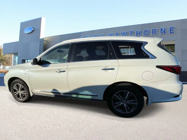 Used 2019 Majestic White INFINITI LUXE image 4