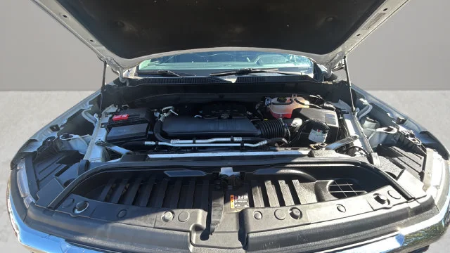 Used 2024 Summit White Chevrolet LT image 36