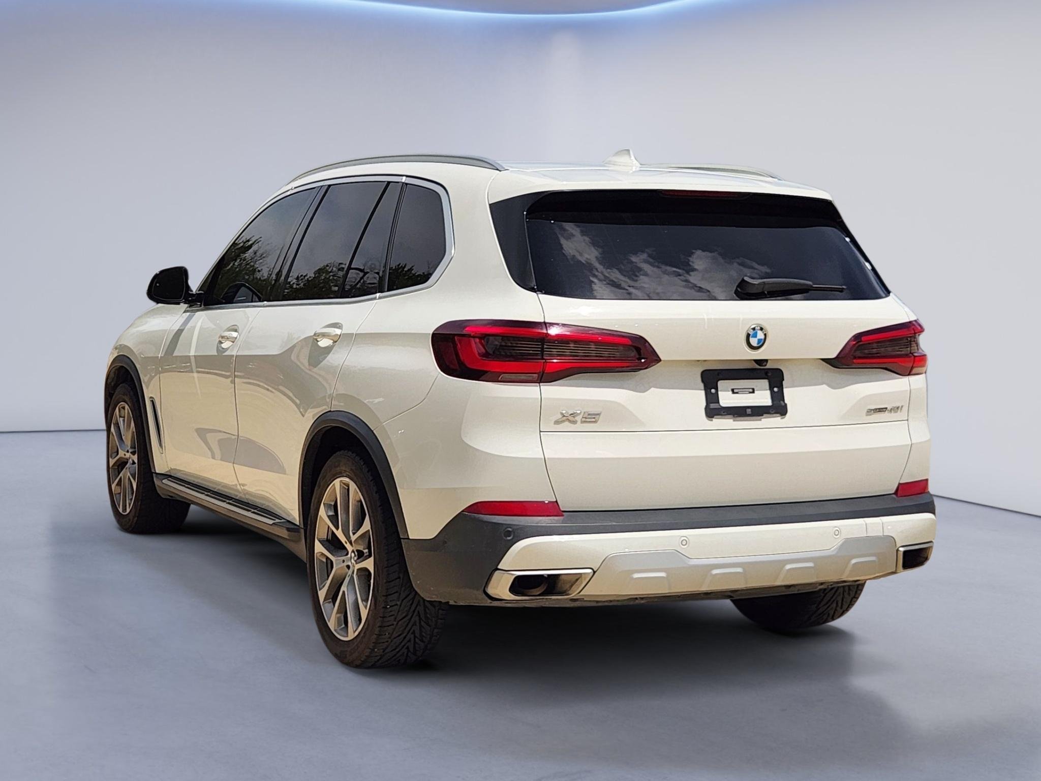 Used 2023 Alpine White BMW sDrive40i image 6