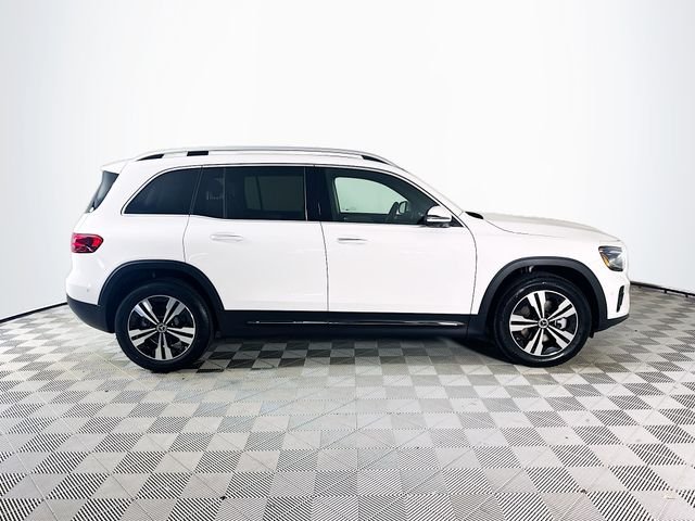 New 2026 Polar White Mercedes-Benz GLB 250 image 8