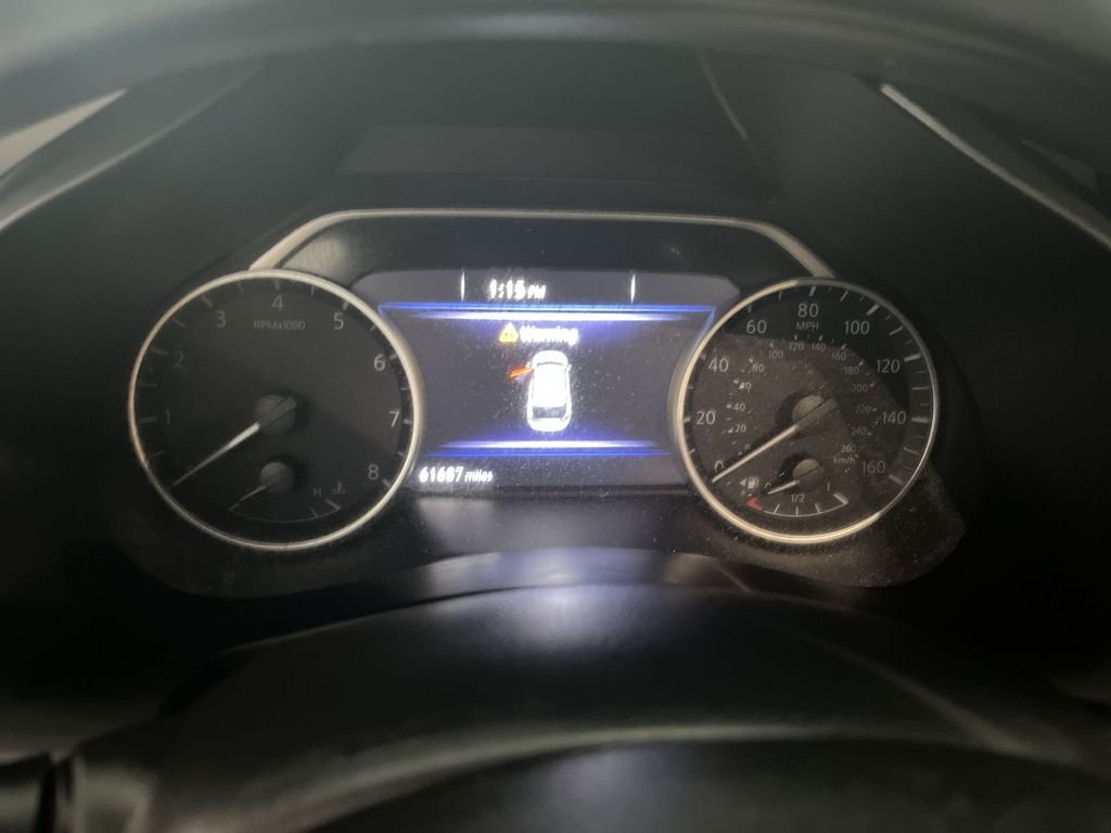 Used 2021 Gray Nissan Platinum image 19