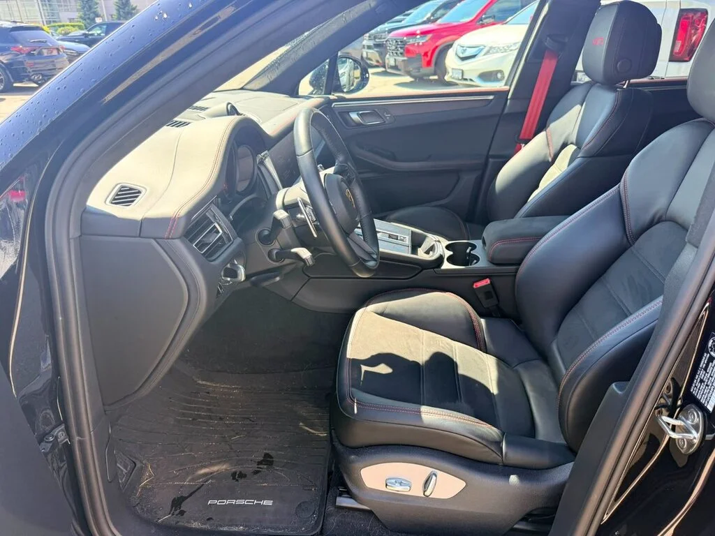 Used 2023  Porsche GTS GTS   Dilawri Certified   Local BC   Clean Tit image 13