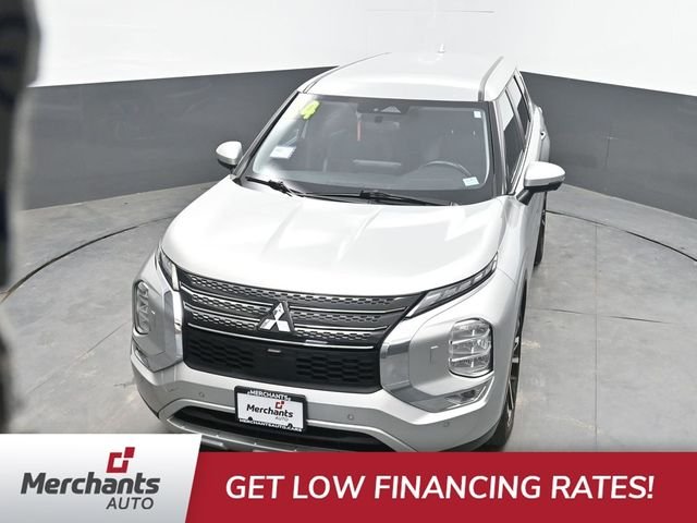Used 2024 Silver Mitsubishi SE image 25