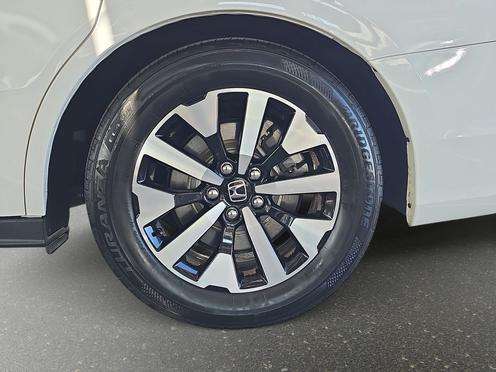 Used 2025  Honda EX-L image 33