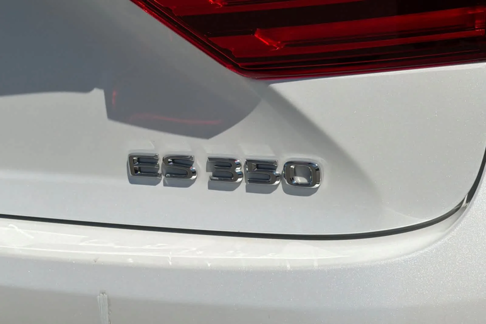 Used 2016 Eminent White Pearl Lexus  image 31