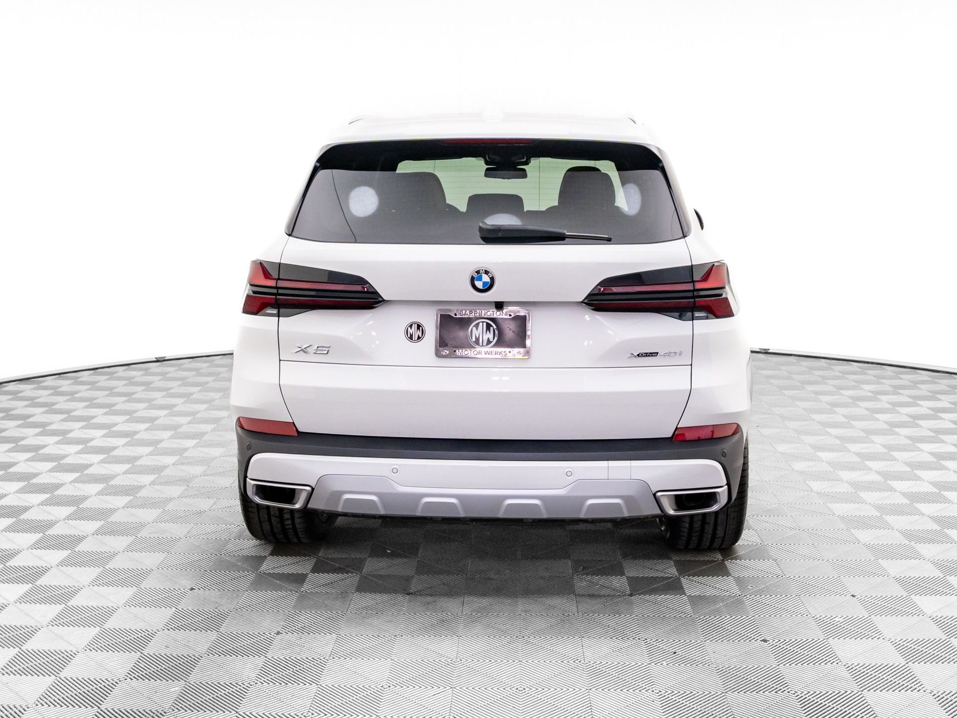 New 2026 Mineral White Metallic BMW xDrive40i image 5