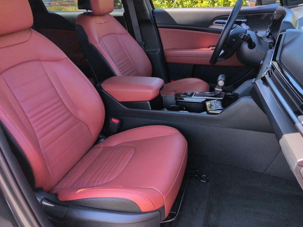 Certified Used 2023 Gravity Gray Kia SX image 30