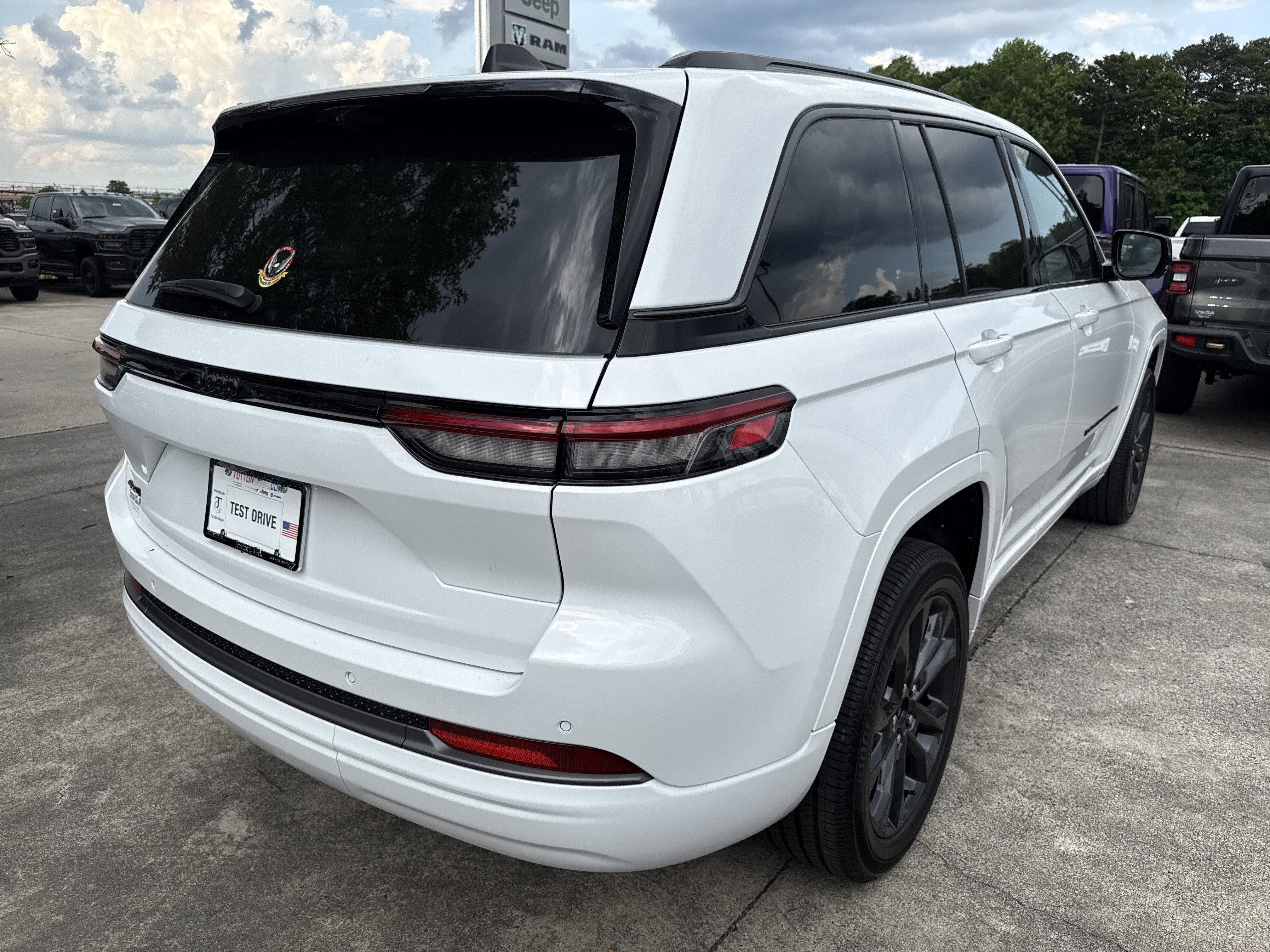 New 2026 Bright White Clearcoat Jeep Limited Reserve image 7