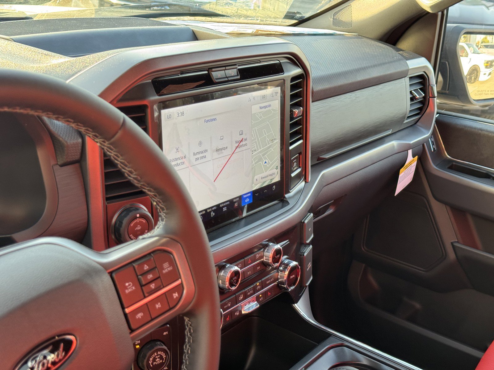 2025 Ford F-150 XLT - Photo 15