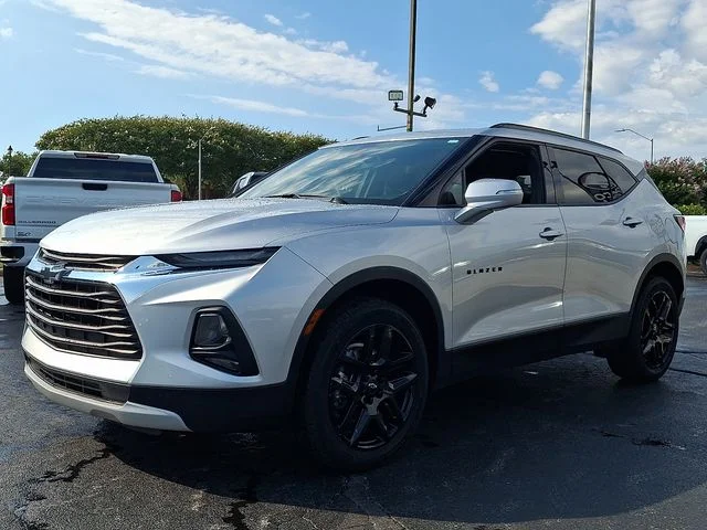 Used 2022 Silver Chevrolet LT image 3