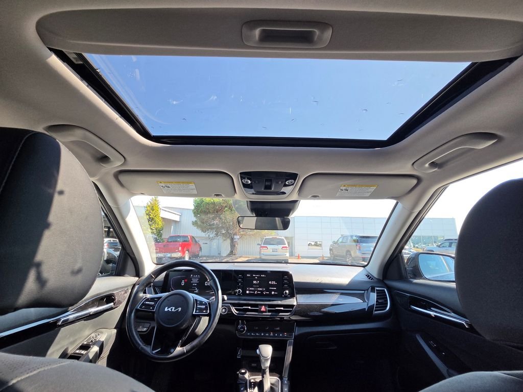 Used 2024 Black Kia S image 28