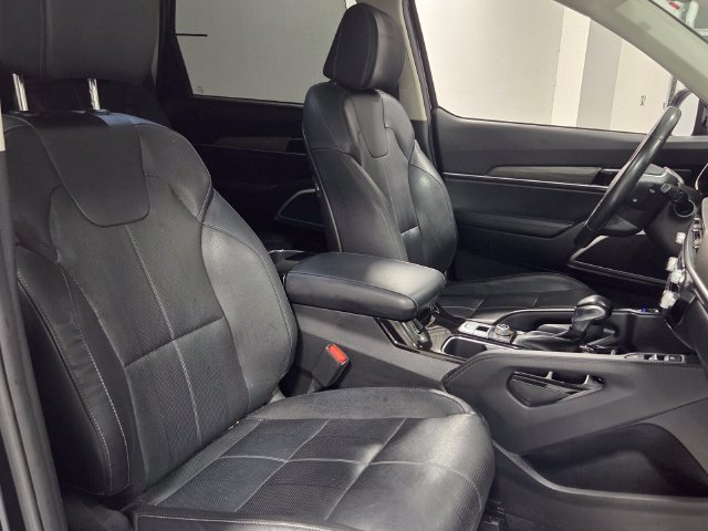 Used 2022 Black Kia EX image 18