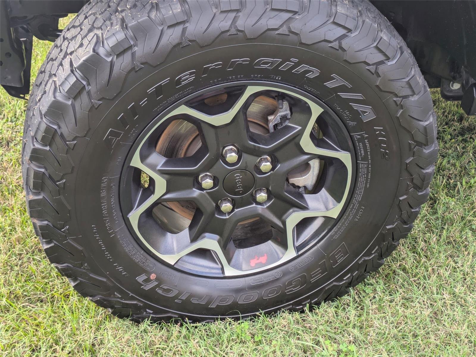 Used 2024 Anvil Clear Coat Jeep Rubicon image 11