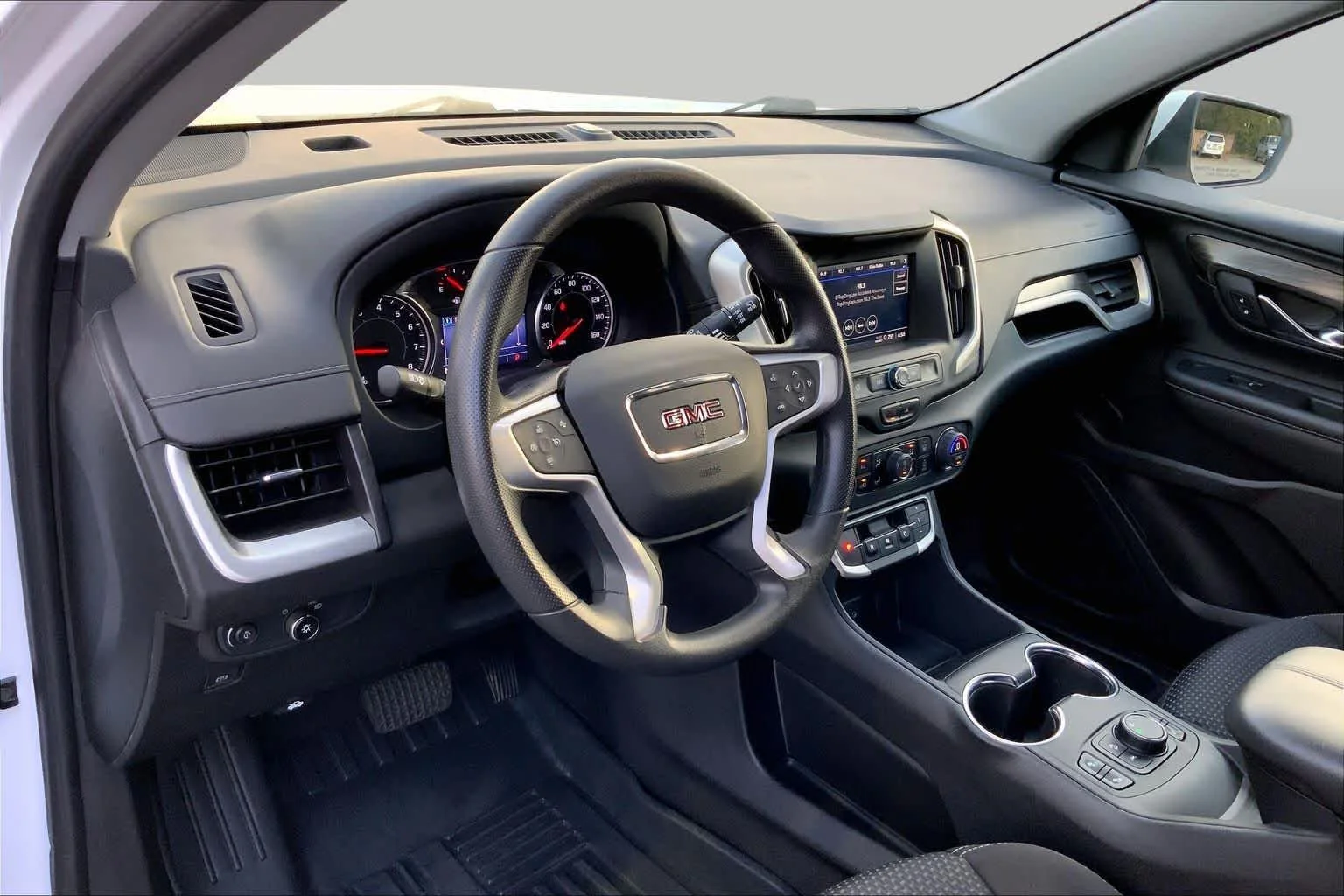 Used 2022 Summit White GMC SLE image 17