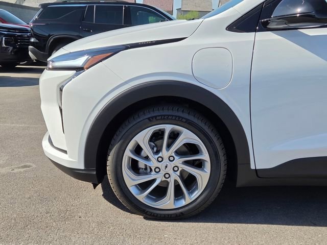New 2027 Summit White Chevrolet LT image 5