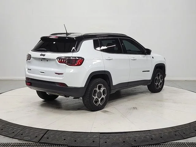 Used 2022 White Jeep Trailhawk image 7