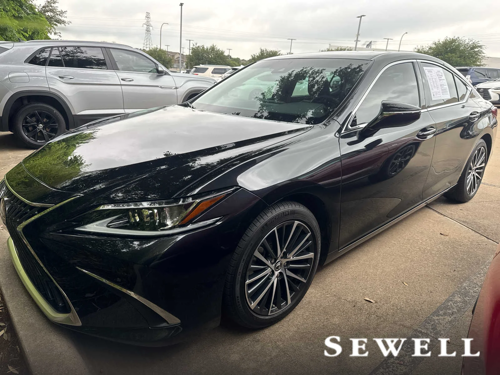 2025 Lexus ES 350 350's photo
