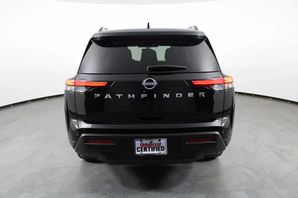 2025 Nissan Pathfinder SV - Photo 11