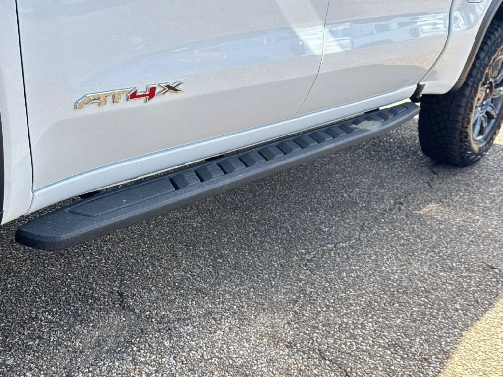 2026 GMC Sierra 1500 AT4X - Photo 10