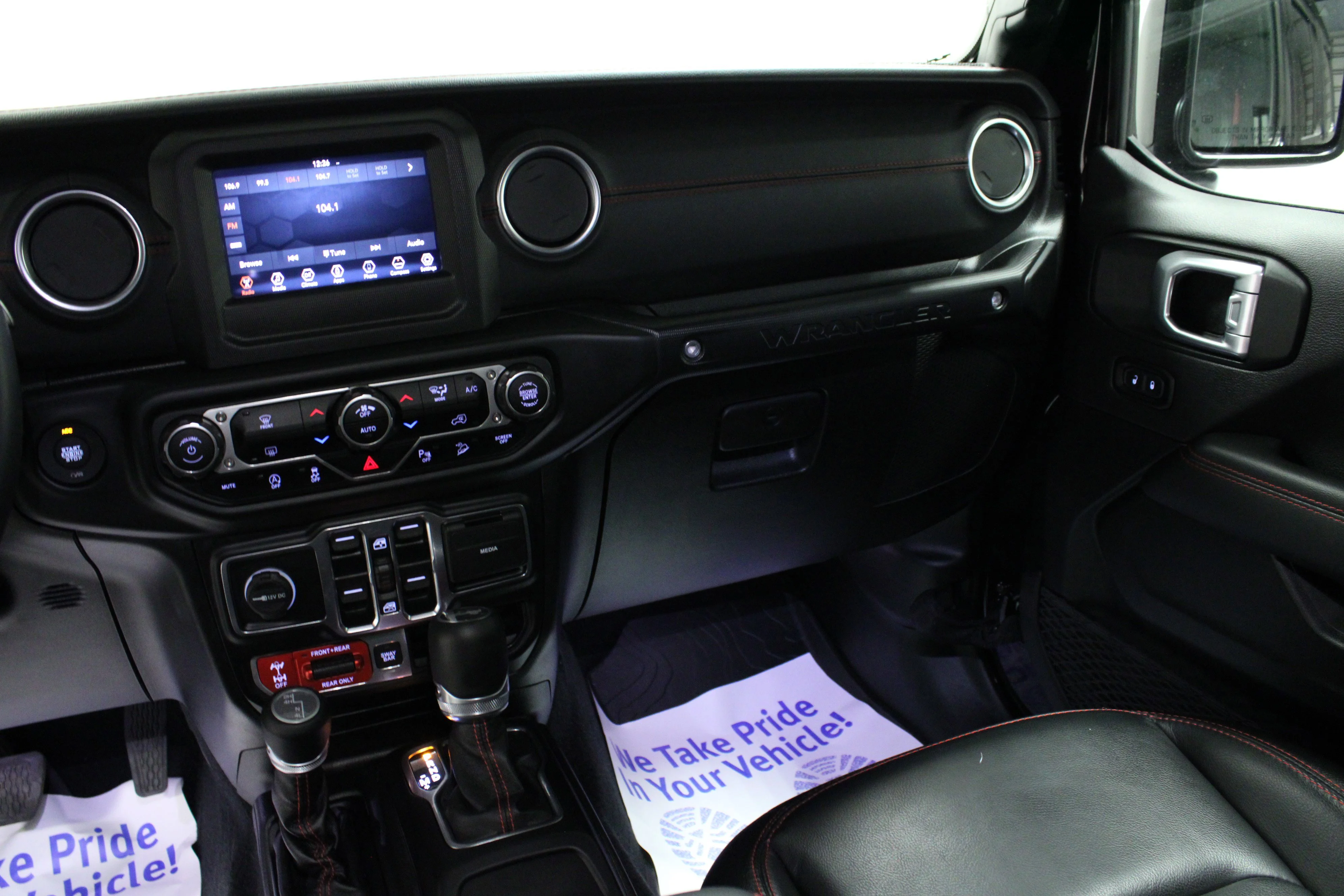 Used 2020 Black Clearcoat Jeep Recon image 19