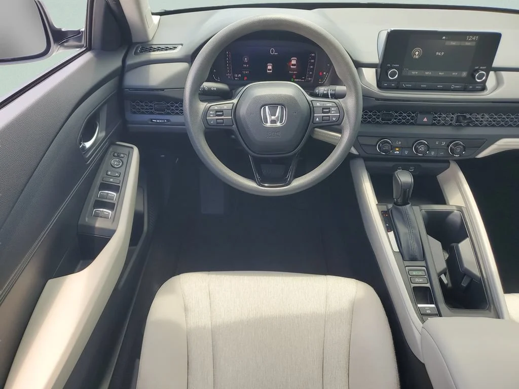 Used 2023  Honda LX image 12