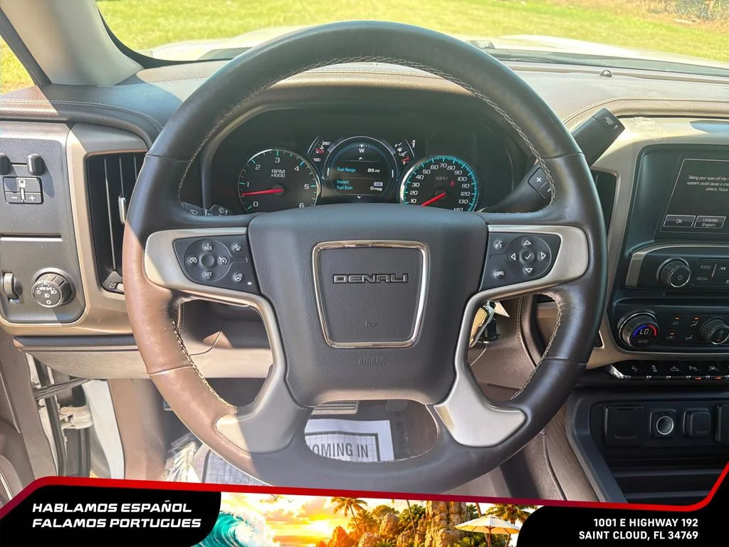 Used 2017 WHITE FROST TRICOAT GMC Denali image 15