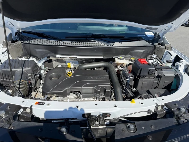 Used 2025 Iridescent Pearl Tricoat Chevrolet RS image 23