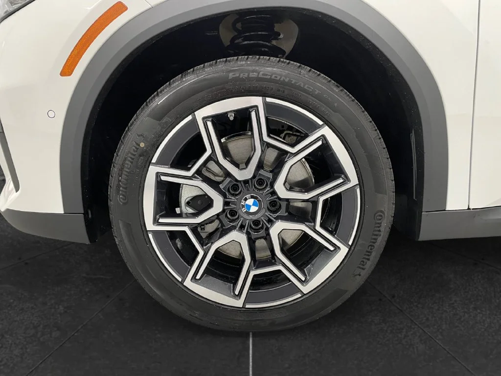 Used 2026 Alpine White BMW xDrive28i image 14