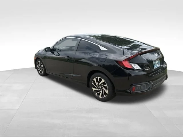Used 2016 Black Honda LX-P image 4