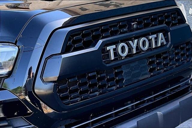 Certified Used 2020 MIDNIGHT BLACK METALLIC Toyota  image 30