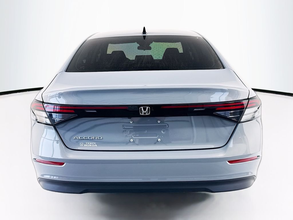 Certified Used 2025 Urban Gray Pearl Honda SE image 6
