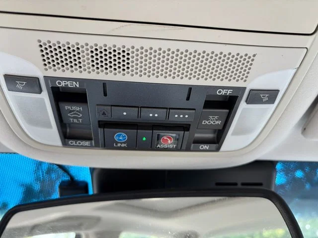 Certified Used 2020 Black Acura Technology image 25