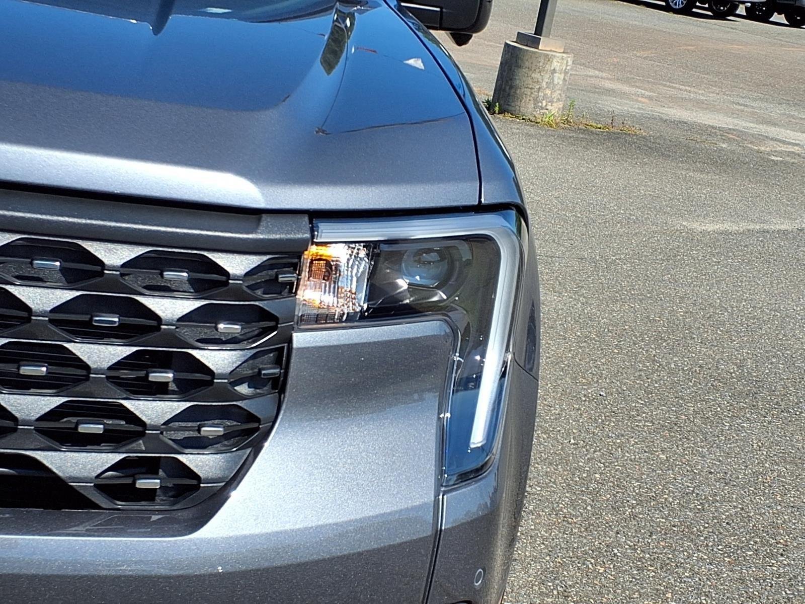 New 2026 Oxford White Ford XL image 15