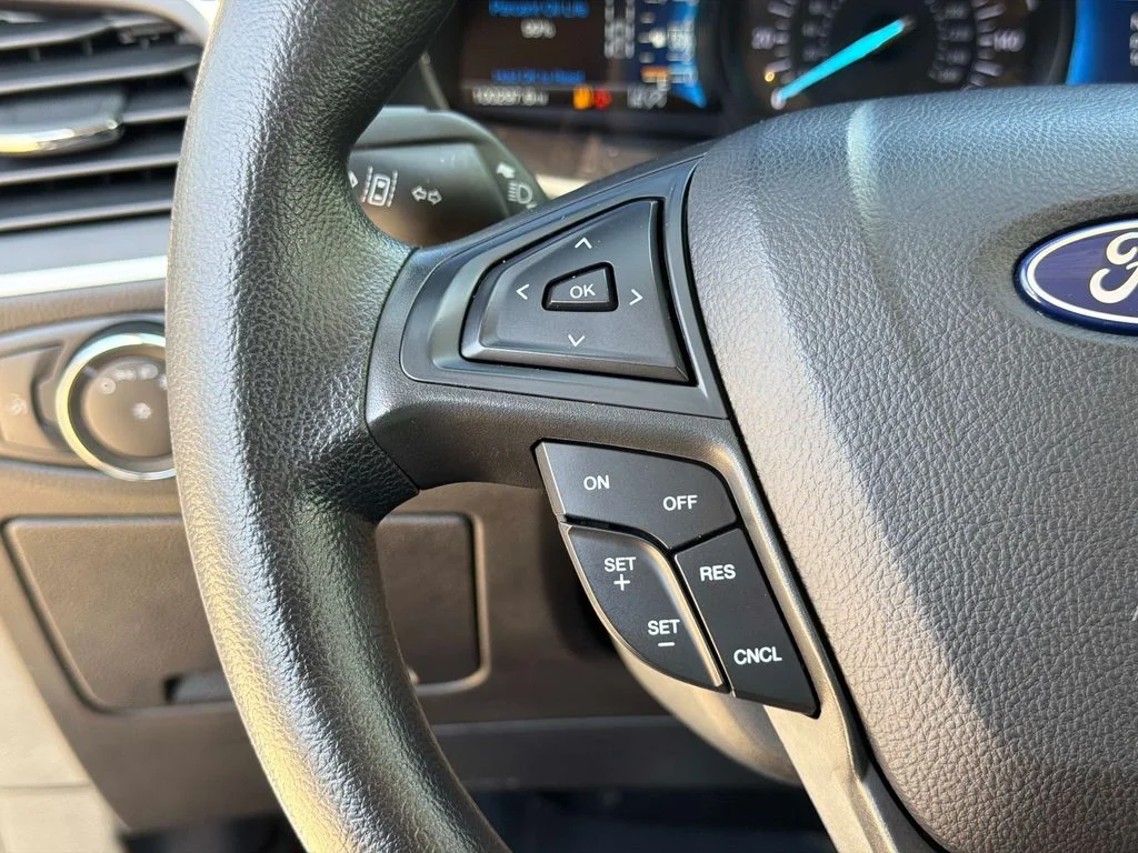 Used 2022 Silver Metallic Ford SE image 28