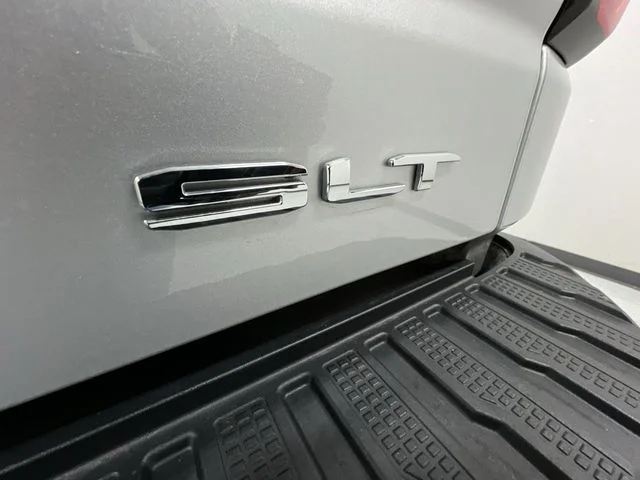 Used 2020 Silver GMC SLT image 34