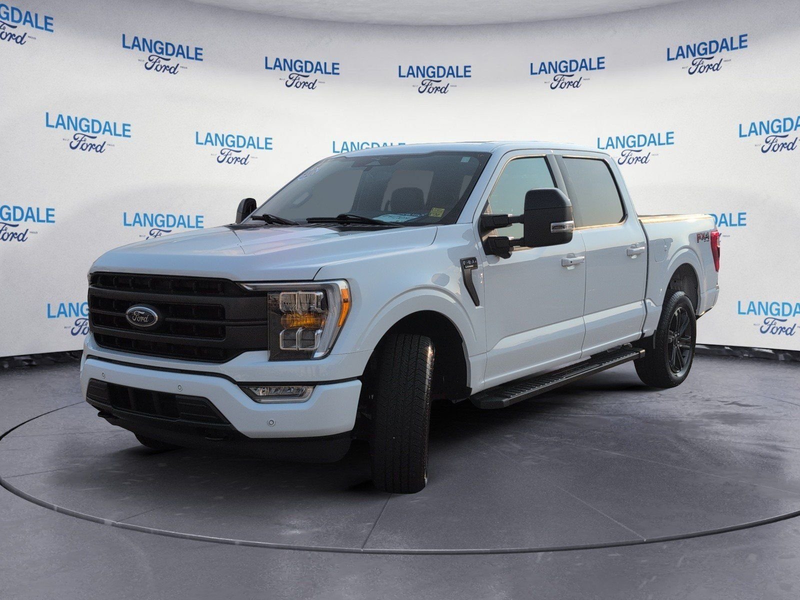 Used 2023 Oxford White Ford Lariat image 11
