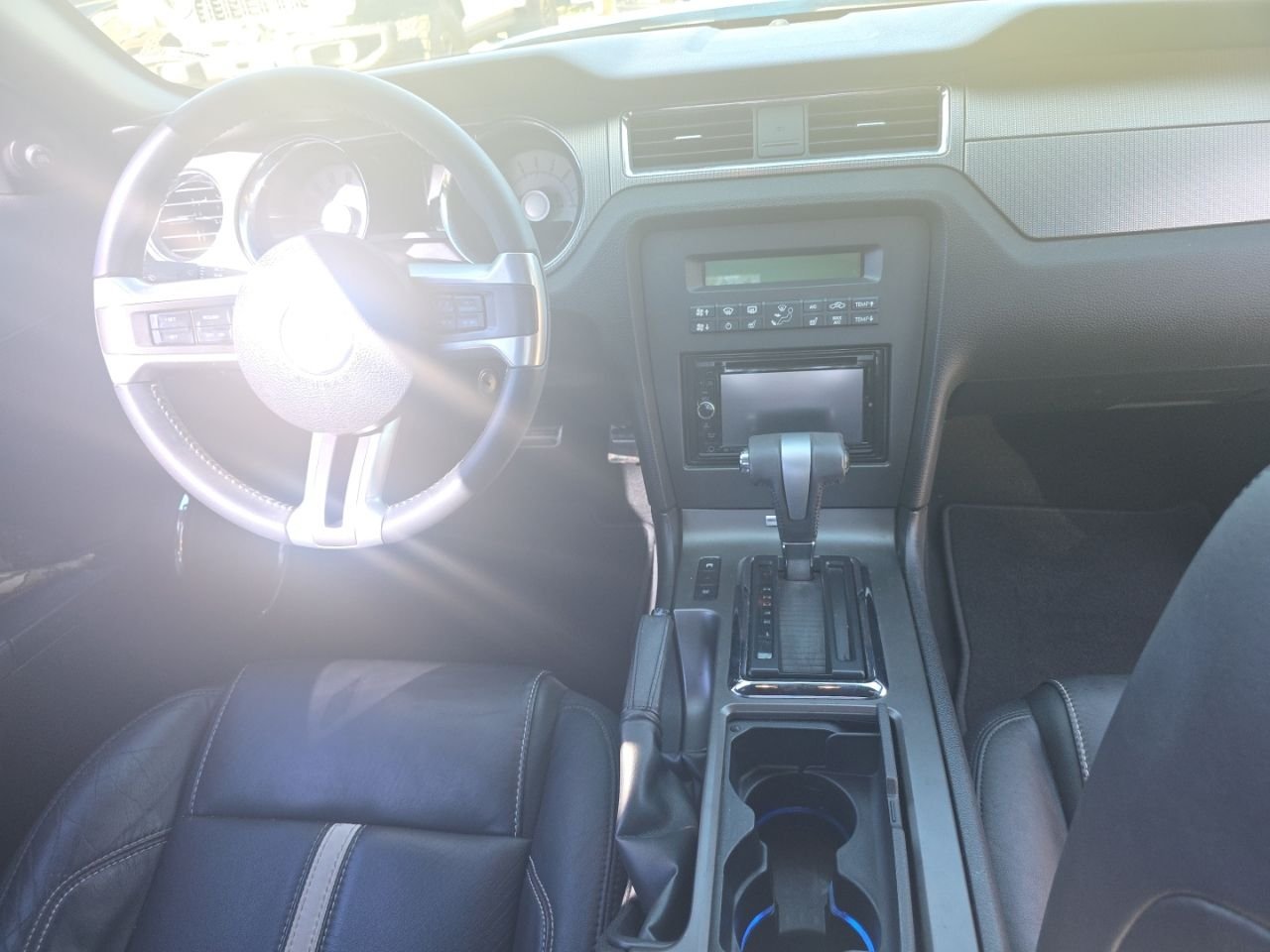 Used 2010  Ford GT Premium image 35