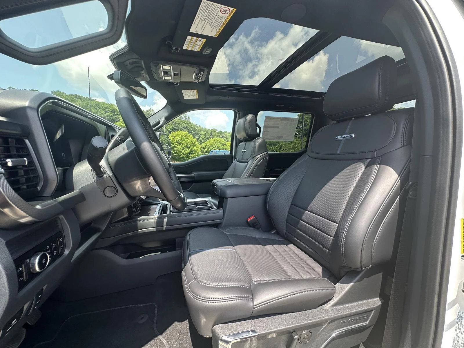 New 2026 Star White Metallic Tri-Coat Ford F-250® Platinum® image 9