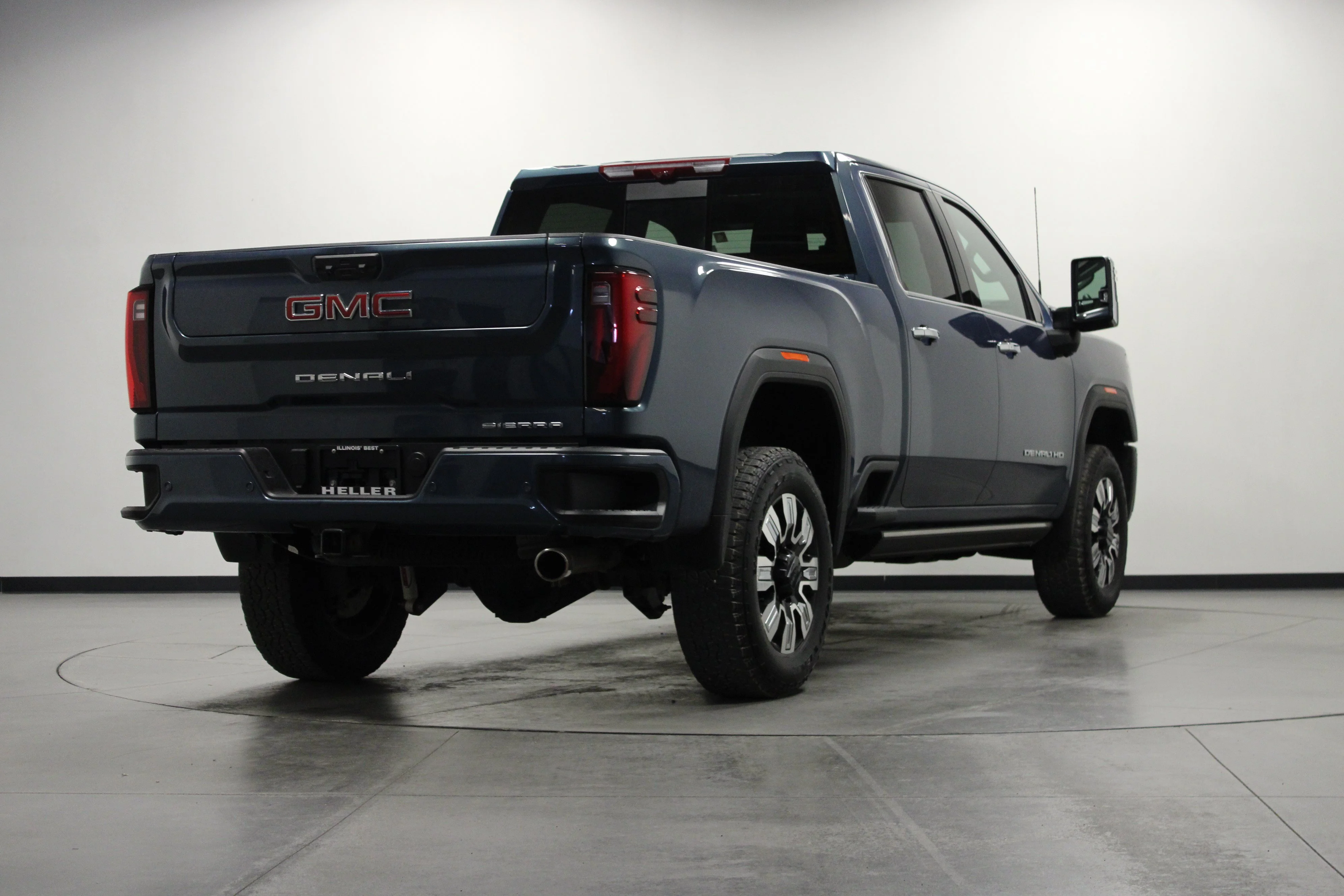 Used 2026 Downpour Metallic GMC Denali image 4