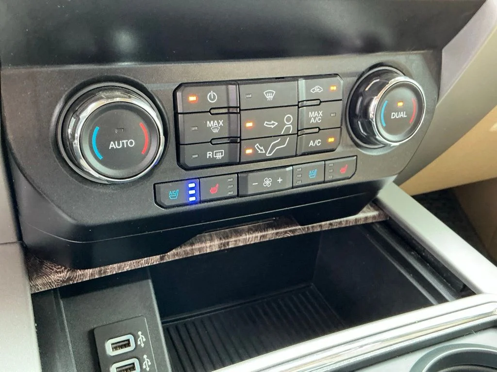 Used 2019 White Ford Lariat image 56