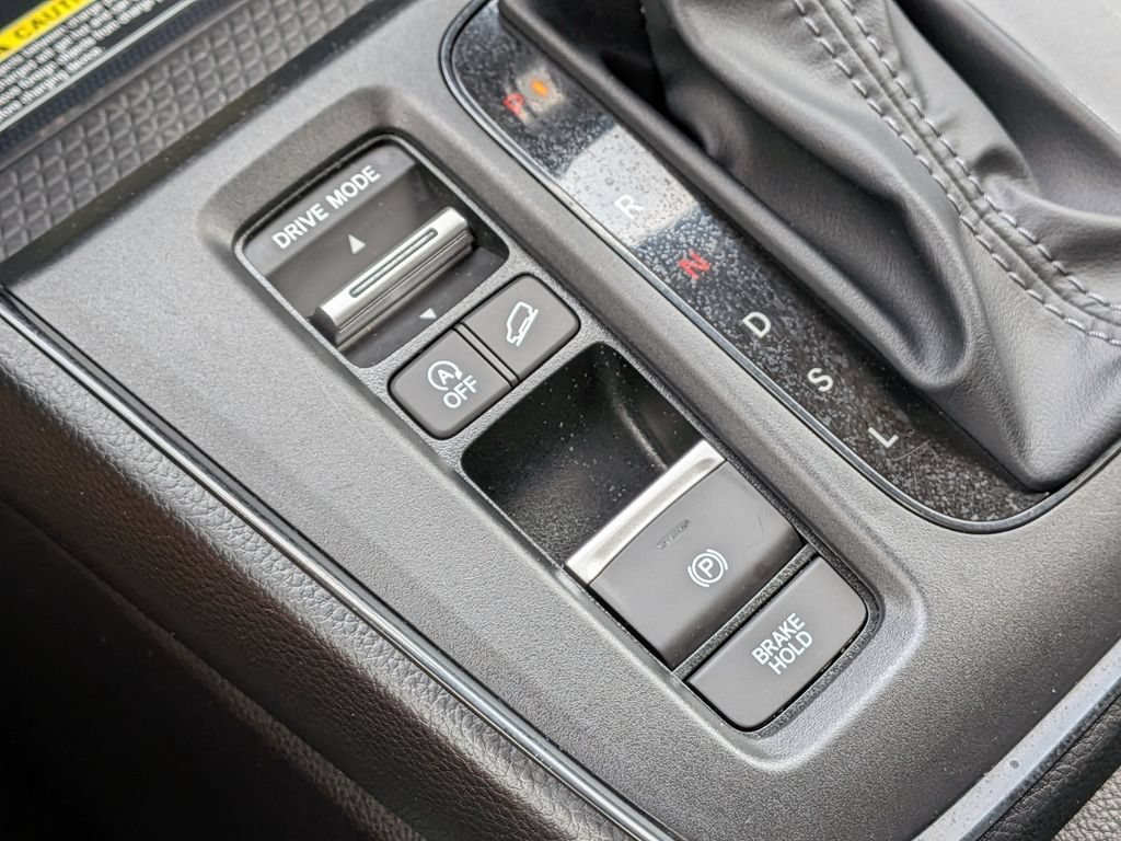 Used 2025 Silver Honda EX-L image 32