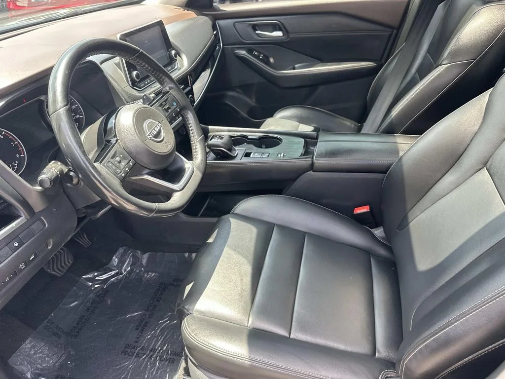 Used 2023 Super Black Nissan SL image 19