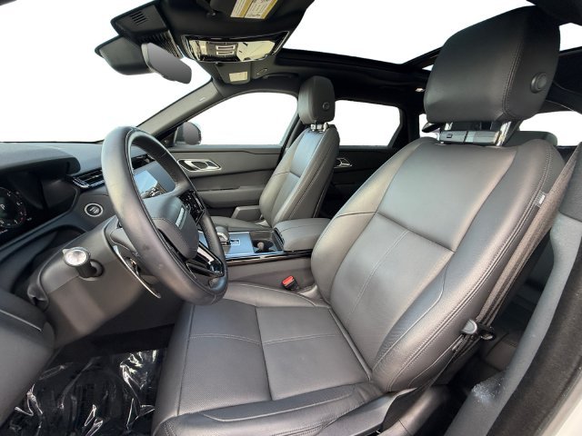 Used 2024  Land Rover Dynamic SE image 10