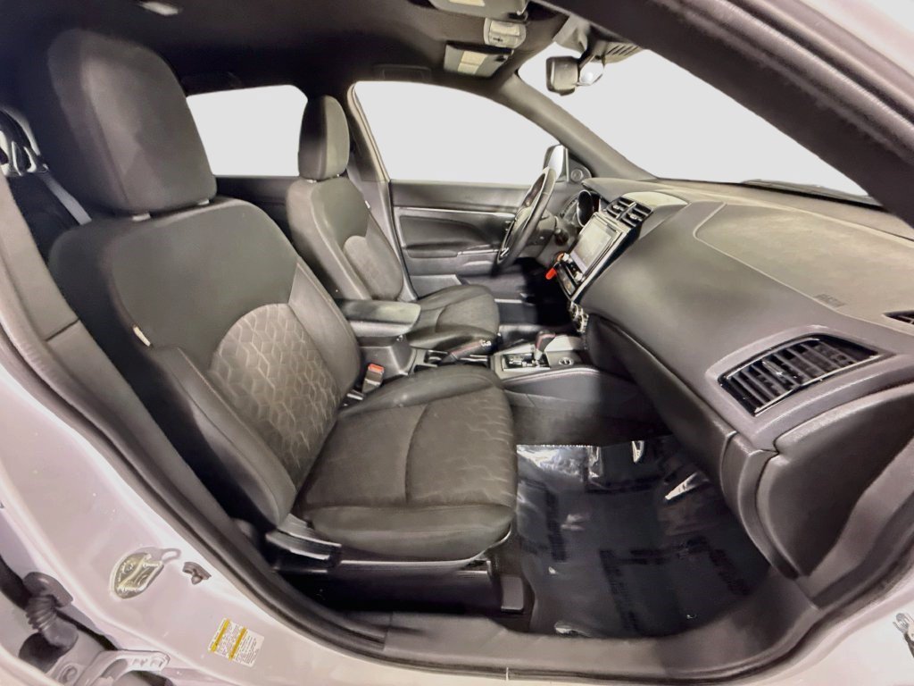 Used 2024 White Diamond Mitsubishi 2.0 Trail Edition image 24