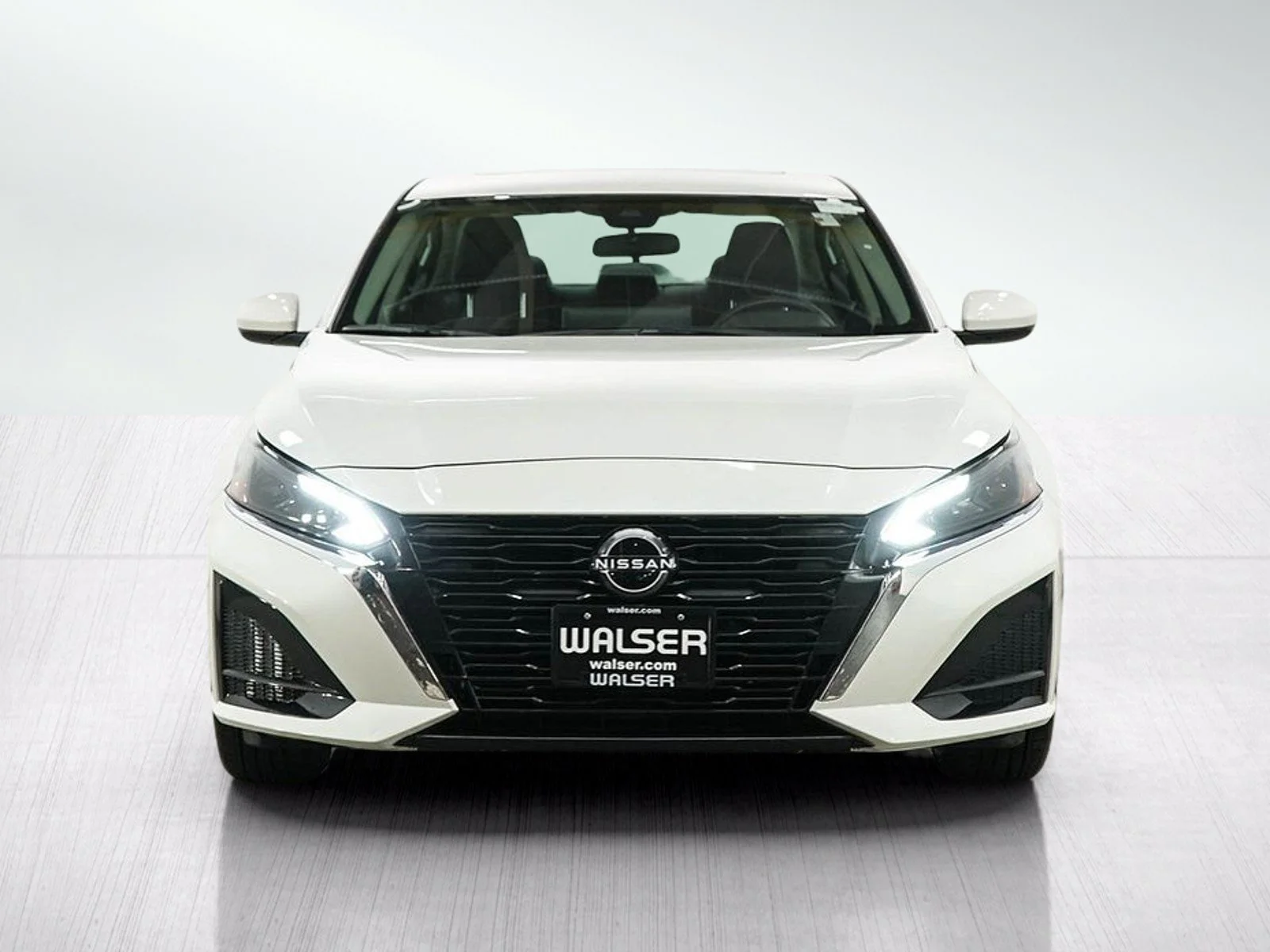Used 2023 Pearl White Tricoat Nissan 2.5 SV image 10