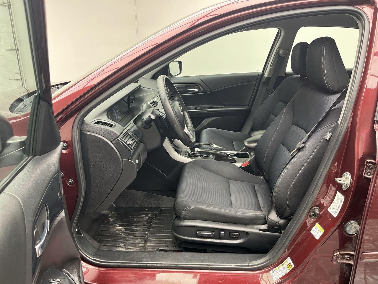 Used 2015 Basque Red Pearl II Honda Sport image 3